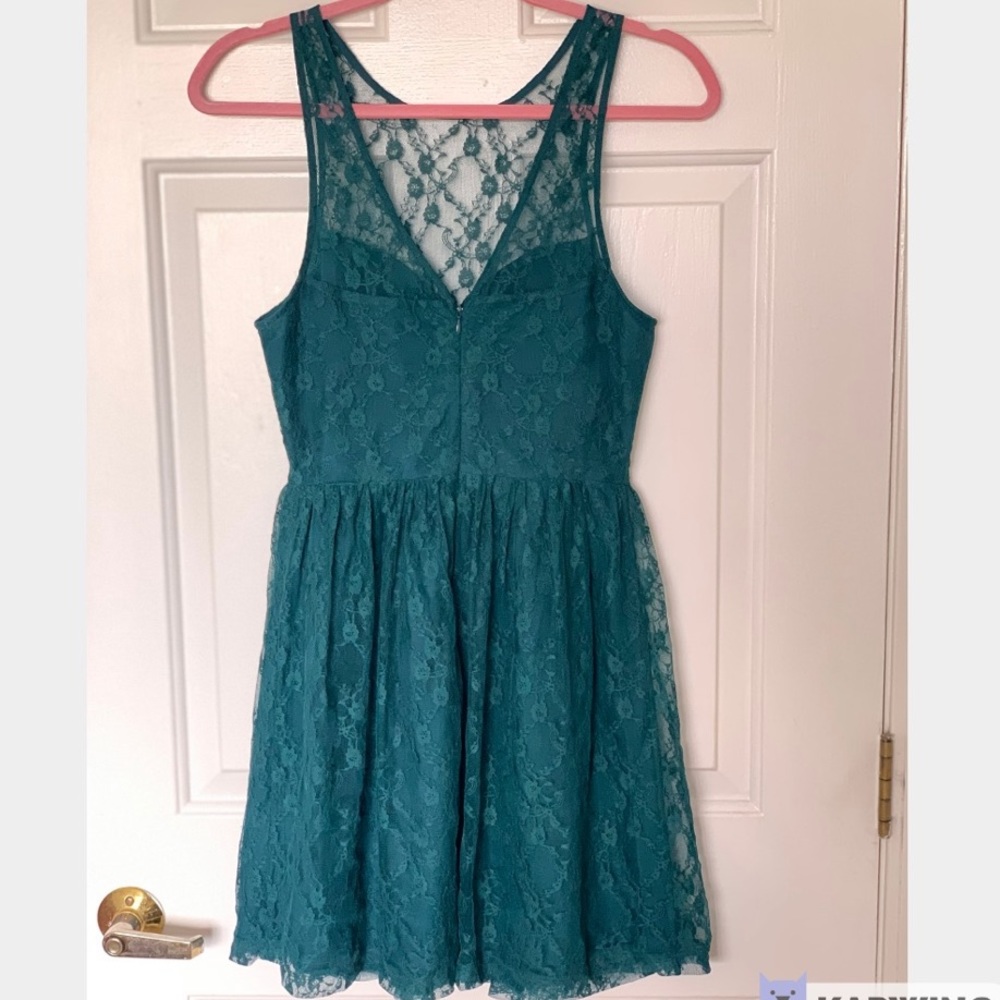 Sweetheart lace dress